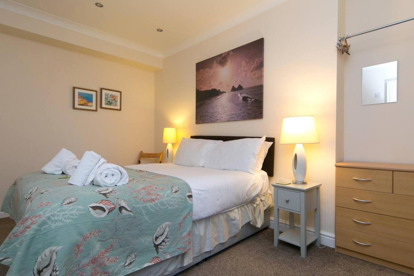 Pass The Keys Hafan Stylish 2 Bedroom Sea View Apartment Pwllheli Eksteriør bilde