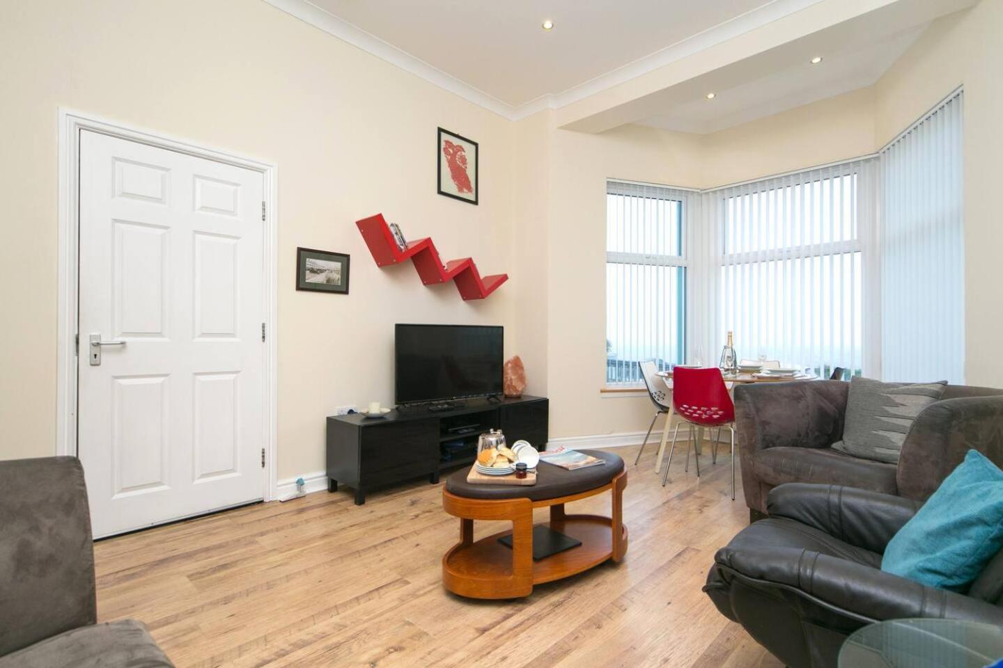 Pass The Keys Hafan Stylish 2 Bedroom Sea View Apartment Pwllheli Eksteriør bilde
